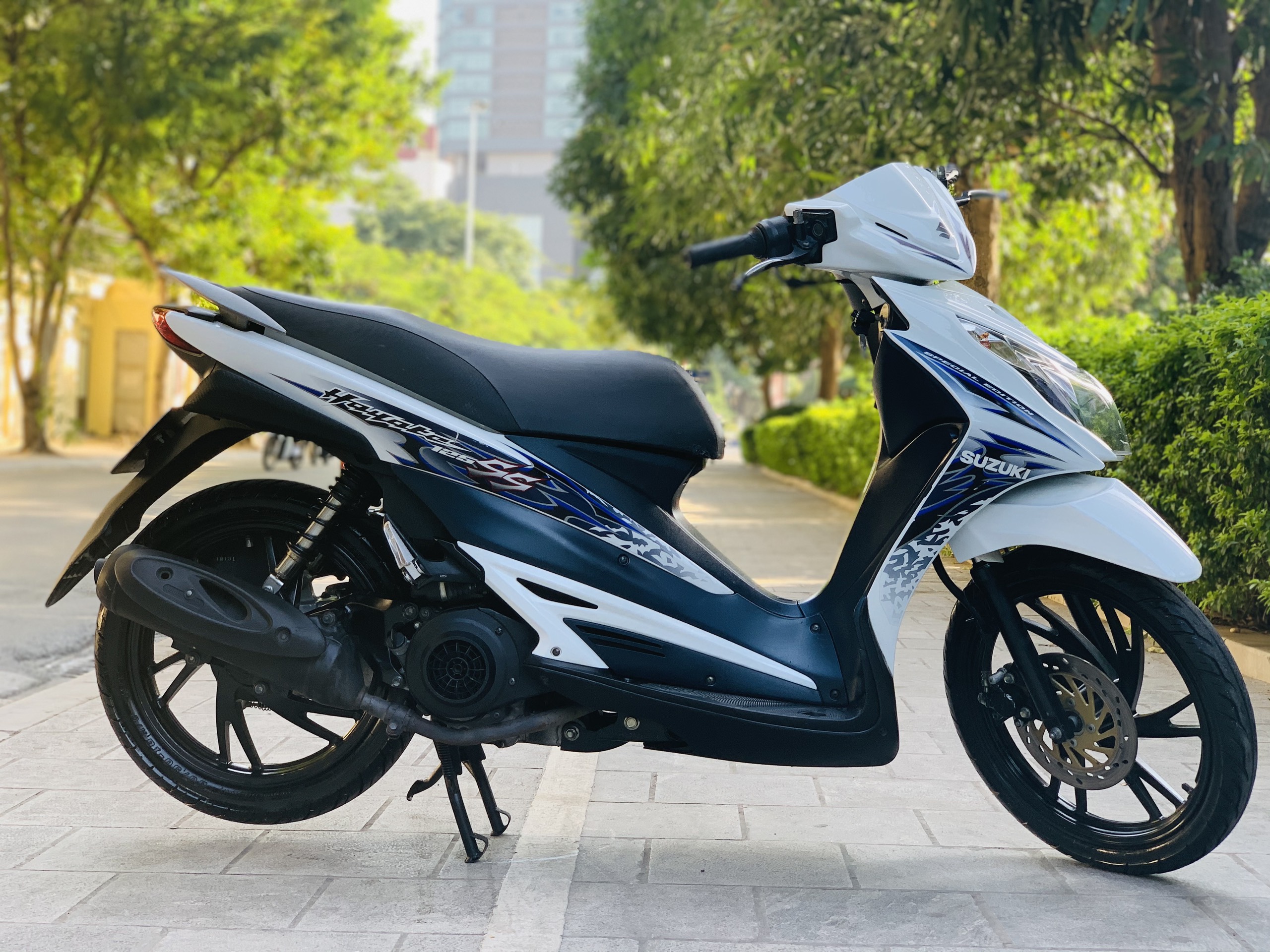 Suzuki Việt Nam chính thức ra mắt Hayate SS 125 FI  Phiên bản phun xăng  điện tử