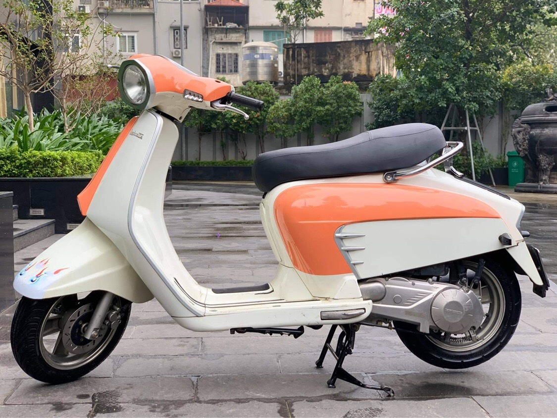 Lambretta OFFICIAL Scooters FOR SALE Buy Direct MotoGB
